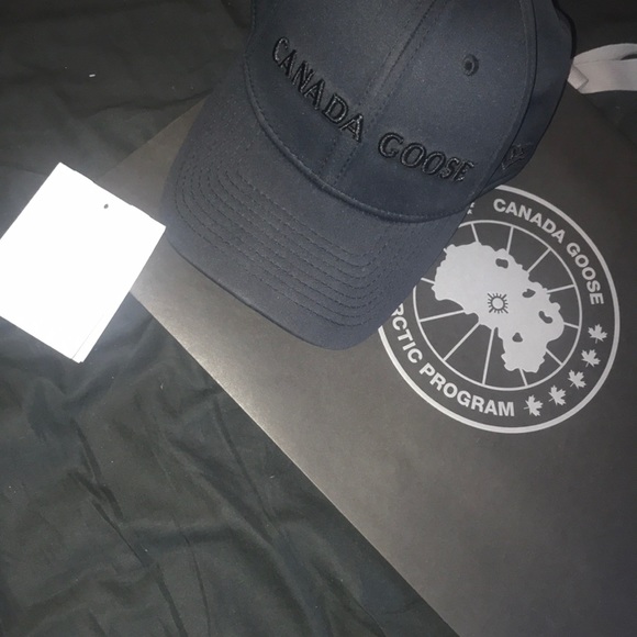 Canada goose tech hat - Picture 1 of 5